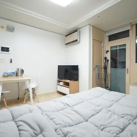 Enjoy Budget Apartment In Gangnam
